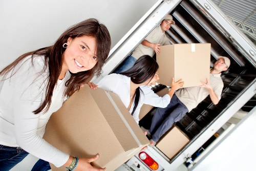 Packing and loading support for a business relocation in Islington